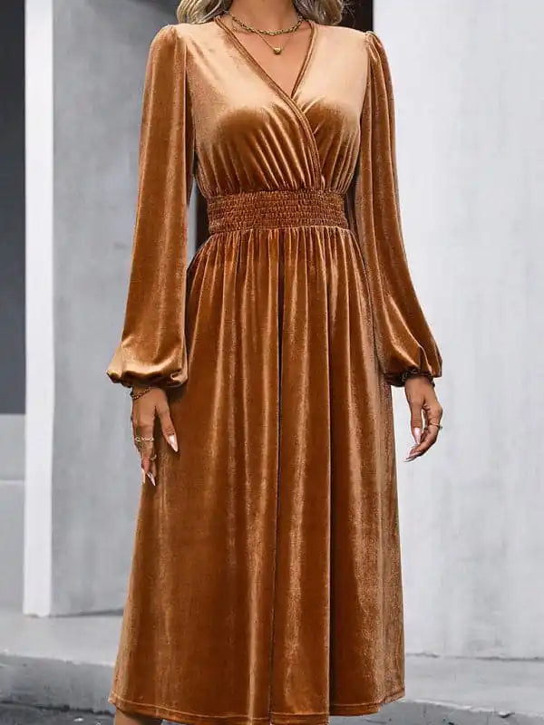 Women’s elegant commuting V-neck pleated high-waisted long dress Tunics Fashionable trendy Women’s elegant commuting V-neck pleated high-waisted long dress Tunics Fashionable trendy