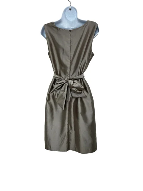 ALEX EVENING Size 8P champagne Dress