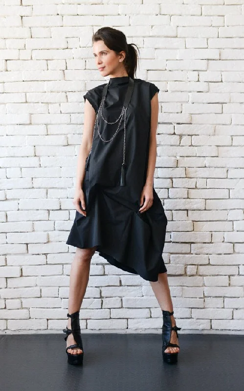 Extravagant Black Dress With Open Back