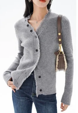 EIGHTHMONTH women's gray V-neck knitted cardigan autumn and winter new design sense niche sweater Wool Fabric Cashmere Fabric Tweed Fabric EIGHTHMONTH women's gray V-neck knitted cardigan autumn and winter new design sense niche sweater Wool Fabric Cashmere Fabric Tweed Fabric